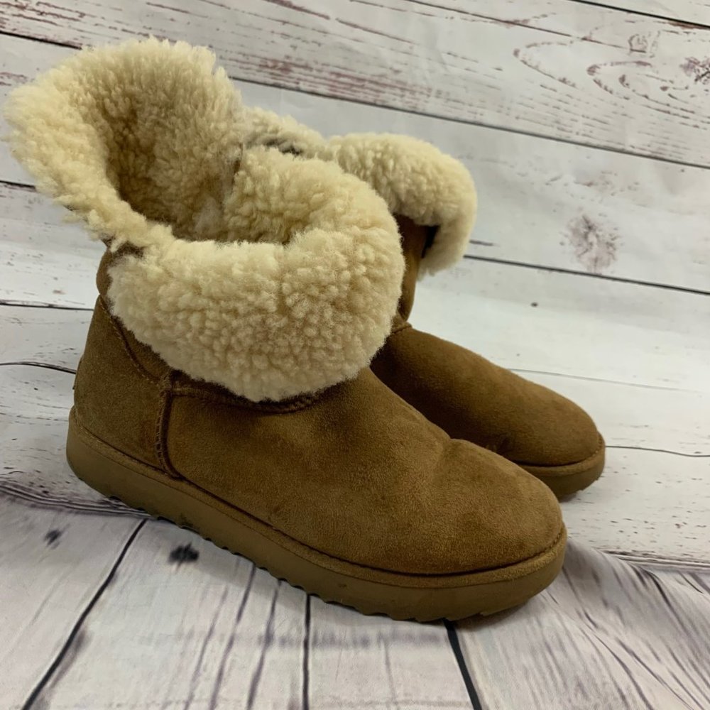 Ugg 1016418 Classic Cuff Short Suede Sheepkin Boots Chestnut Women’s Size 7